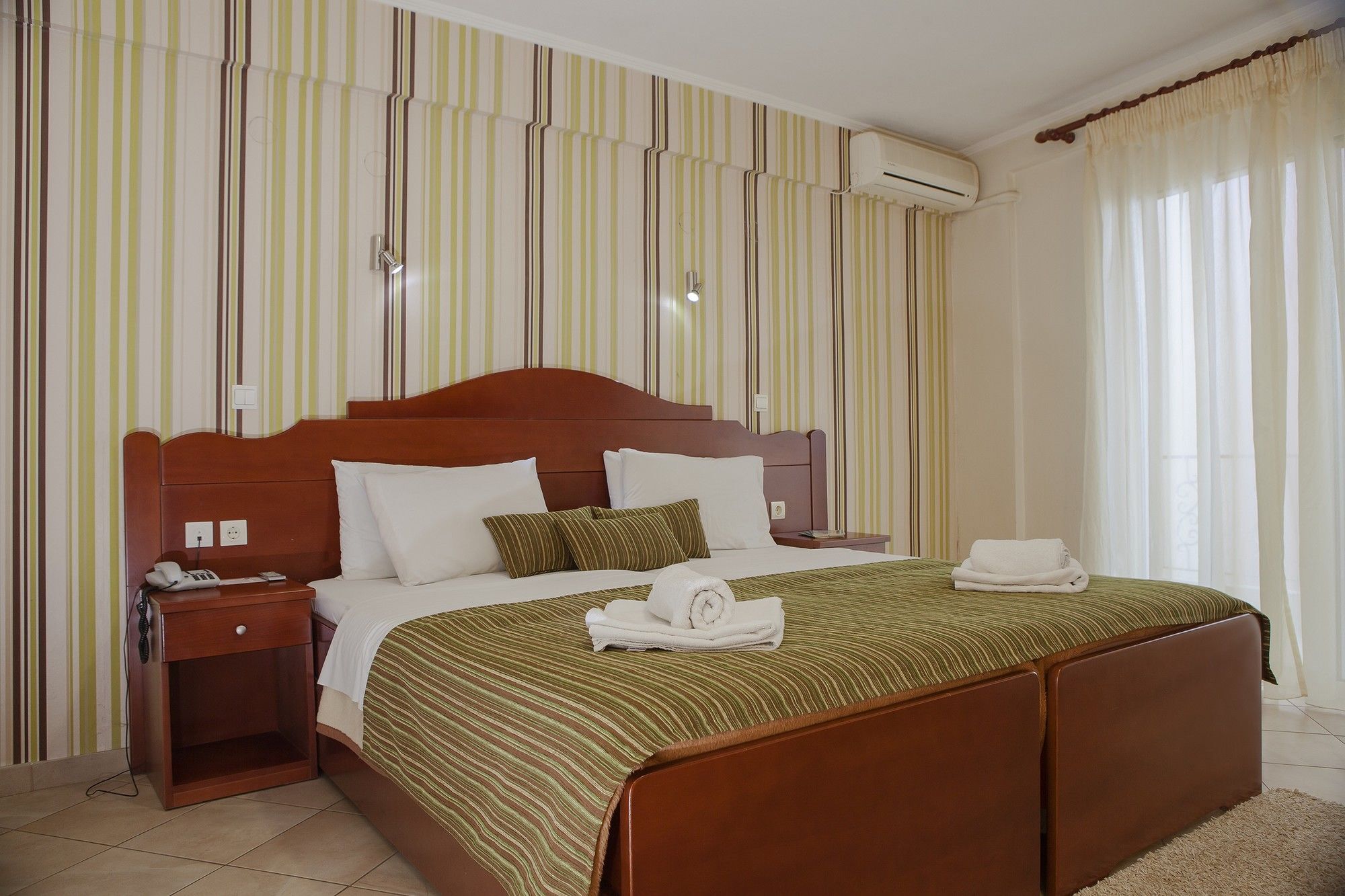 Akti Hotel Ioannina Ngoại thất bức ảnh